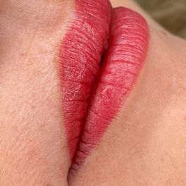 New Life Beauty Center Aquarelle lips